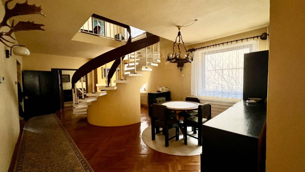 5 izbový rodinný dom - TOPOĽČANY