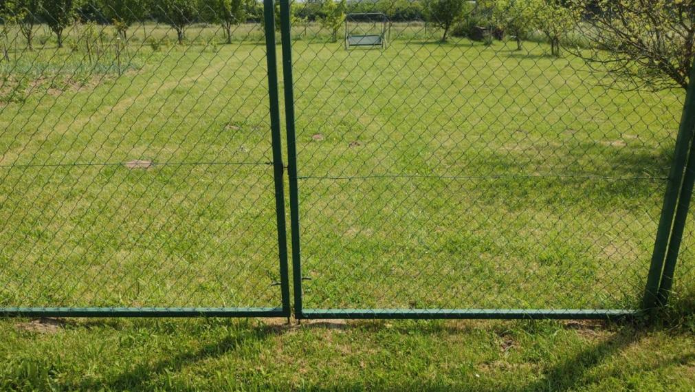 LIPOVEC - Rekreačný pozemok záhrada 890m2 vhodné aj na mobilný dom