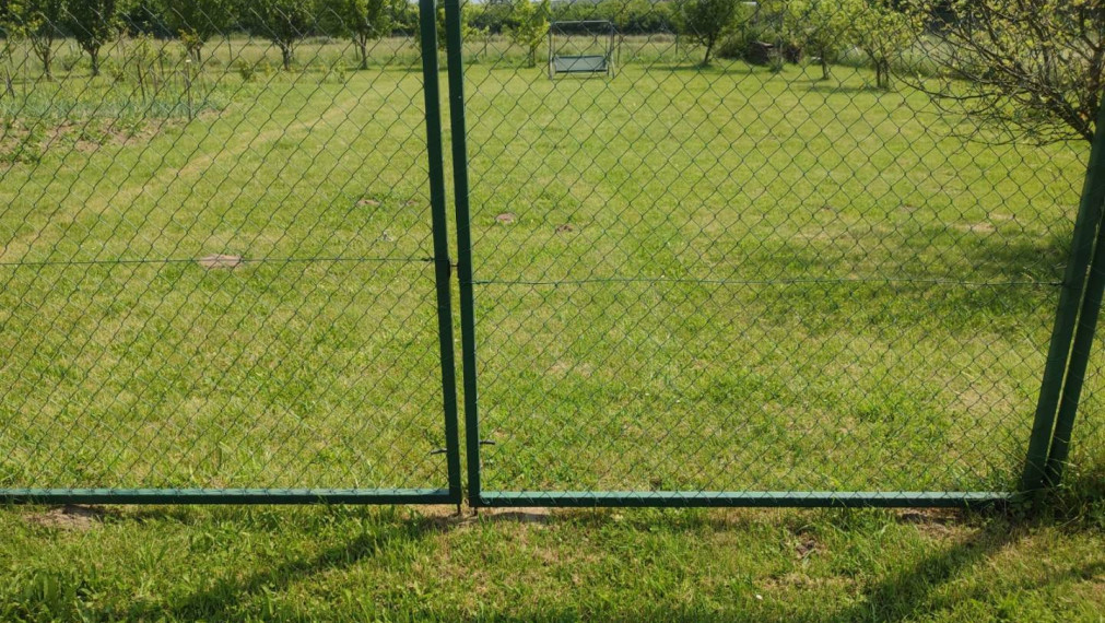 LIPOVEC - Rekreačný pozemok záhrada 890m2 vhodné aj na mobilný dom