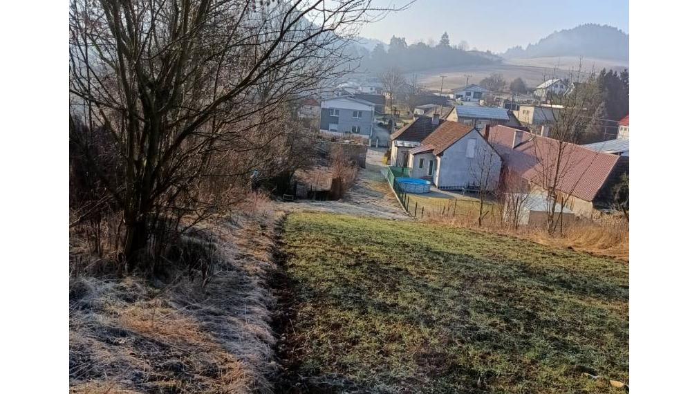 Stavebný pozemok 1403m2 - SKLABIŇA -7 km od mesta Martin 