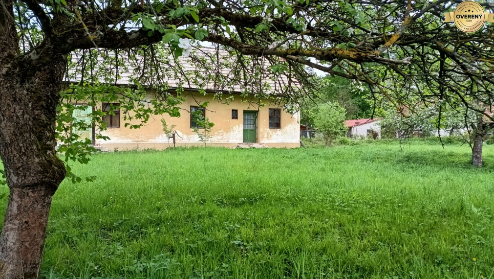 Vidiecky rodinný dom-chalupa s pozemkom 1050m2