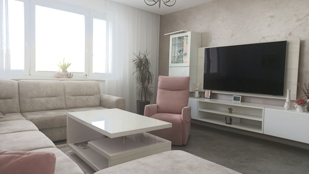 3 IZBOVÝ BYT Prievidza-sídlisko Necpaly