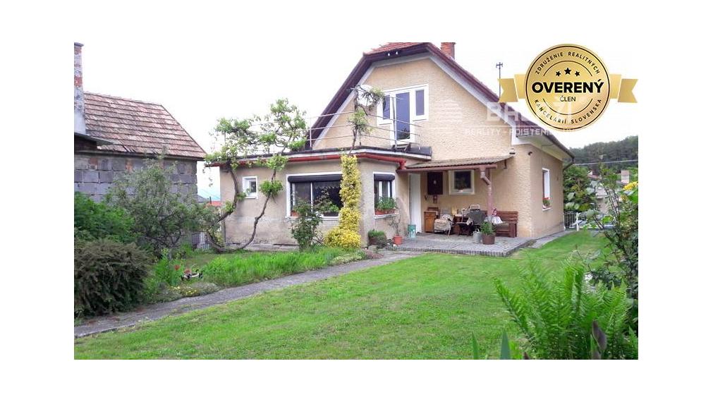  RADOBICA  Rodinný dom s pozemkom 2141 m2, okr. Prievidza 