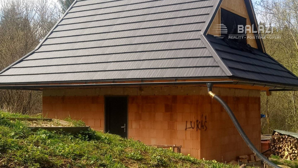SRŇACIE - DOLNÝ KUBÍN, novostavba chaty s pozemkom