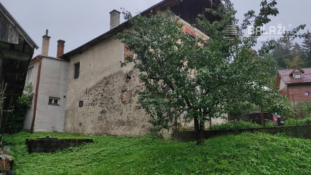 ČREMOŠNÉ-chalupa s históriou s pozemkom na predaj cca 100 ročná  