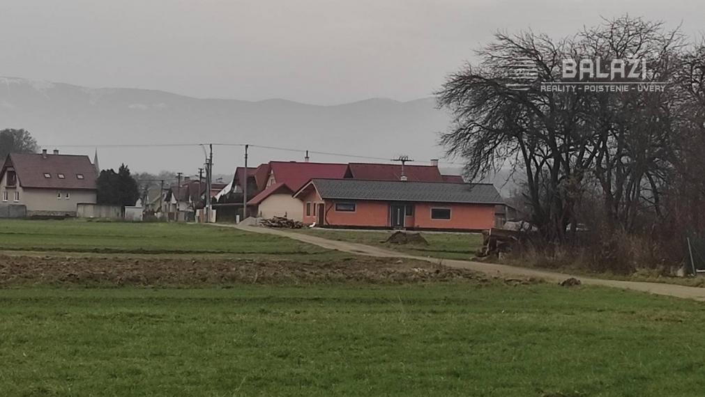 MOŠOVCE - pozemok 490m2 na stavbu rodinného domu 