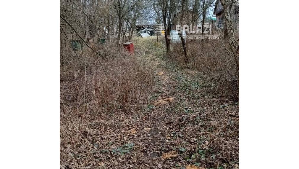 VEĽKÝ STAVEBNÝ POZEMOK 1460 m2 Veľký Čepčín okres T.Teplice