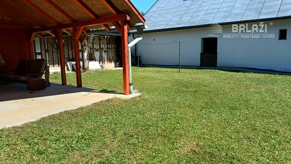 TUŽINA okres Prievidza - CHATA s terasou a garážou 