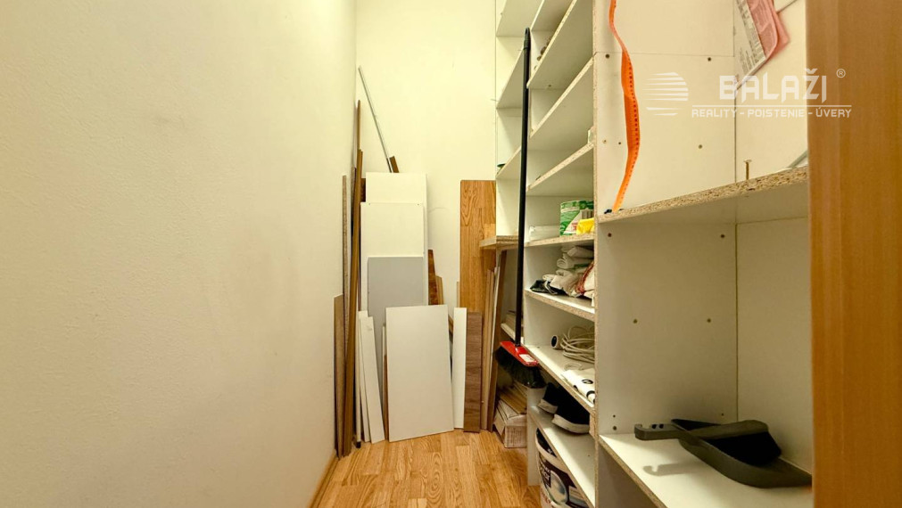 ŽIRANY - Rodinný dom s 2 samostatnými bytovými jednotkami, okr. Nitra