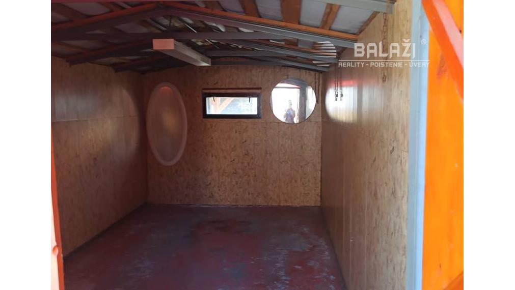 Chata s terasou a garážou TUŽINA, okr. Prievidza