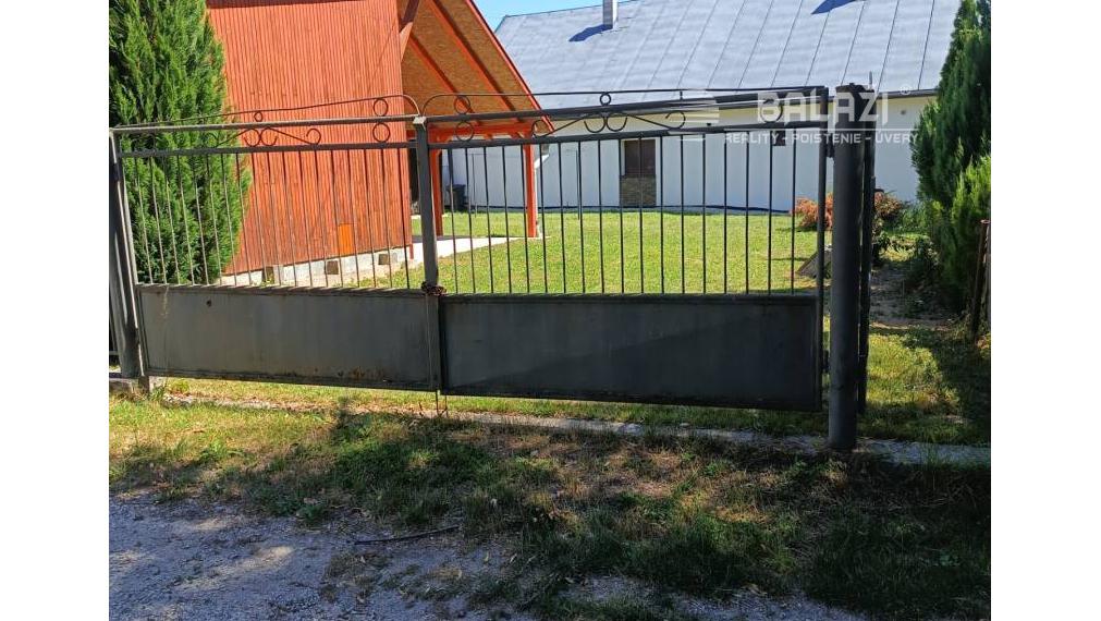 TUŽINA okres Prievidza - CHATA s terasou a garážou 