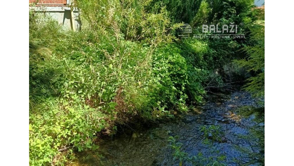 TUŽINA okres Prievidza - CHATA s terasou a garážou 