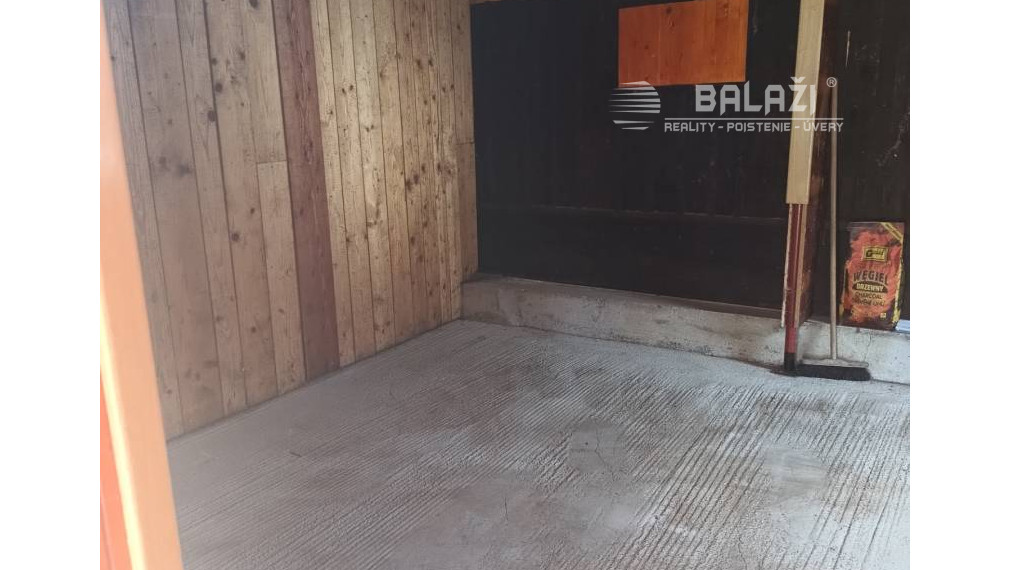 Chata s terasou a garážou TUŽINA, okr. Prievidza