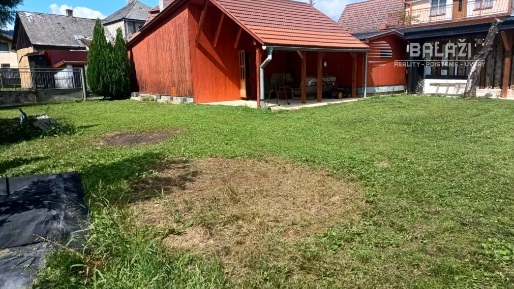 TUŽINA okres Prievidza - CHATA s terasou a garážou 