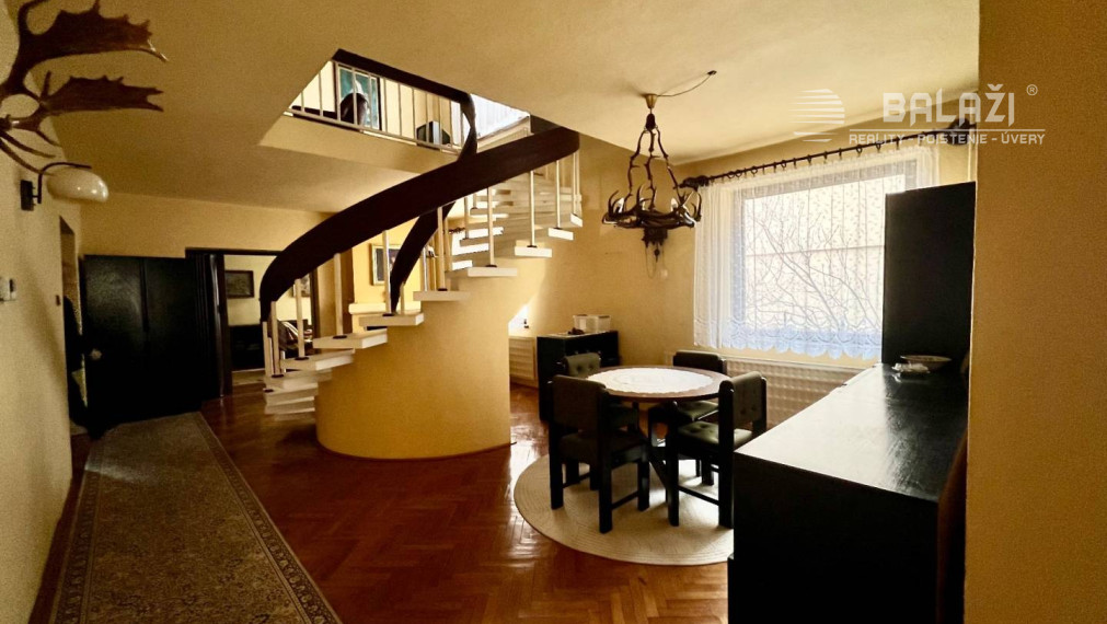 5 izbový rodinný dom - TOPOĽČANY