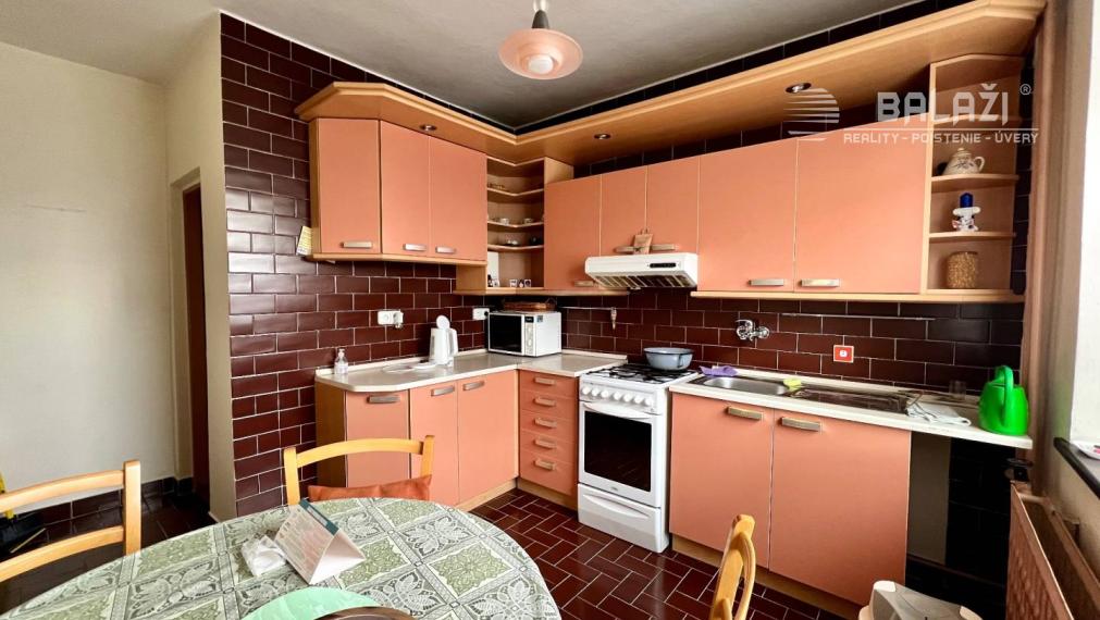 5 izbový rodinný dom - TOPOĽČANY