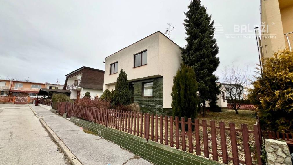 5 izbový rodinný dom - TOPOĽČANY
