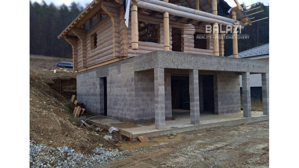 NA PREDAJ - Necpaly - Zrubový dom (hrubá stavba) 