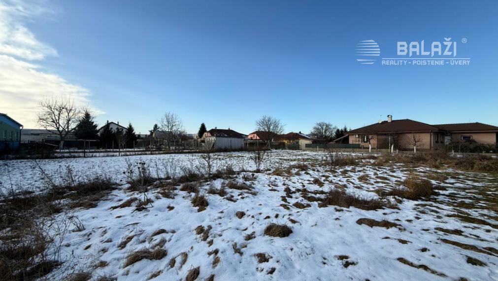 NA PREDAJ - Pozemok 424 m2 JACOVCE, okr. Topoľčany