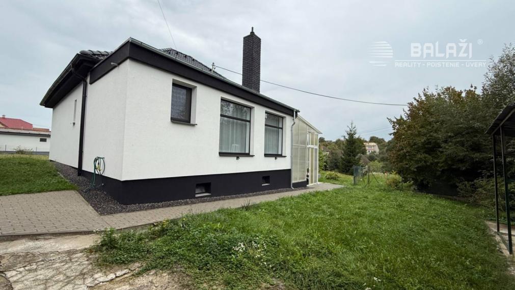 NA PREDAJ: Rodinný dom po rekonštrukcii v tichej lokalite – PRAŠICE
