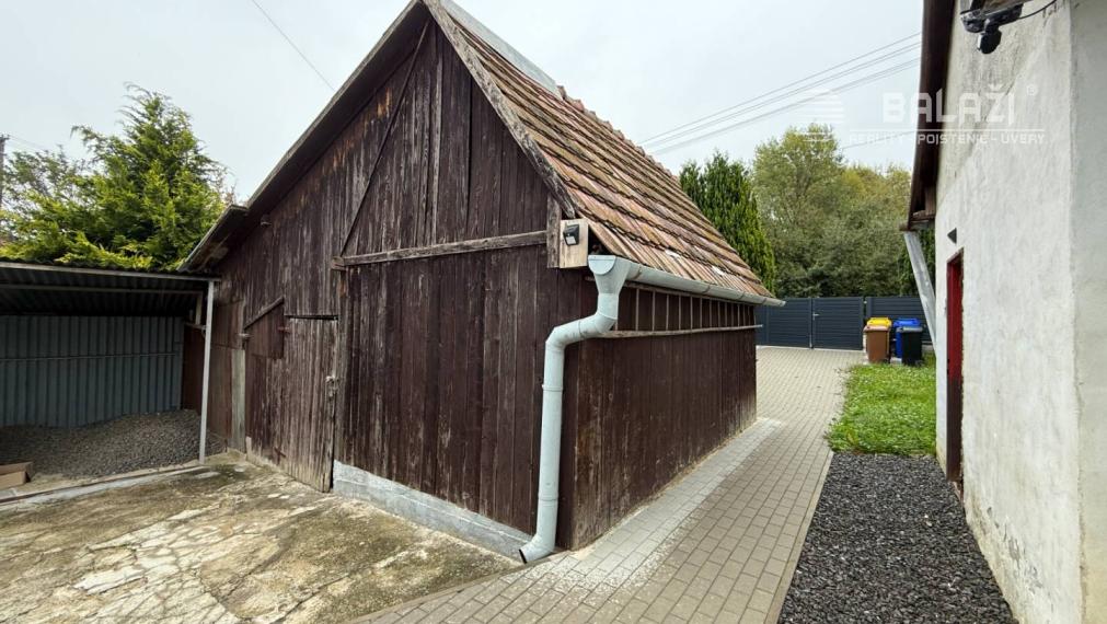 NA PREDAJ: Rodinný dom po rekonštrukcii v tichej lokalite – PRAŠICE