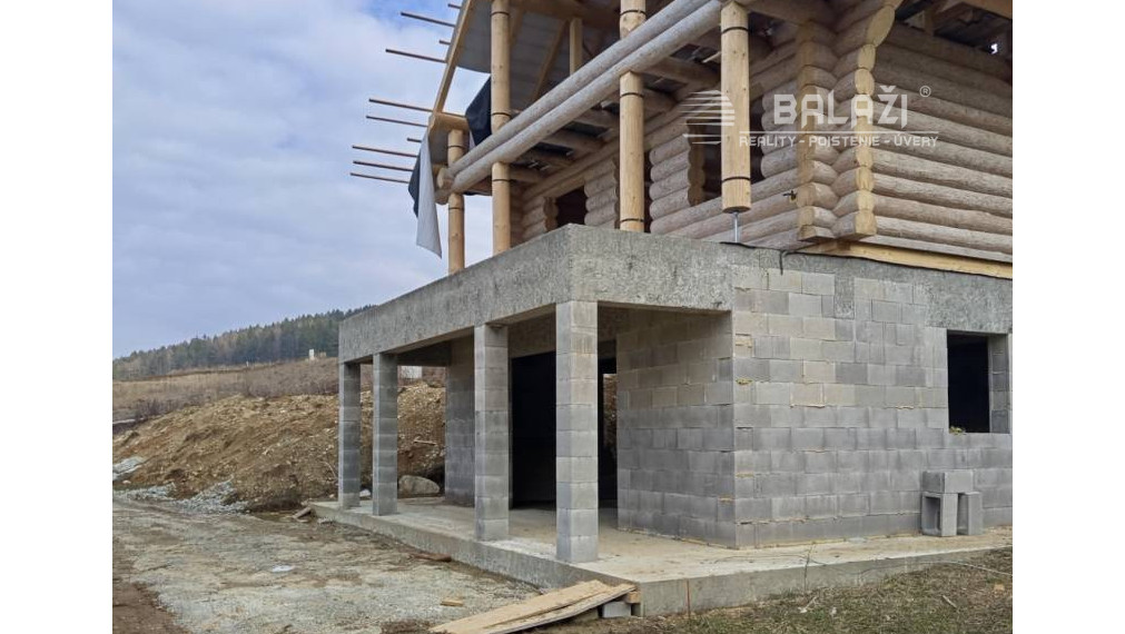 NA PREDAJ - Necpaly - Zrubový dom (hrubá stavba) 
