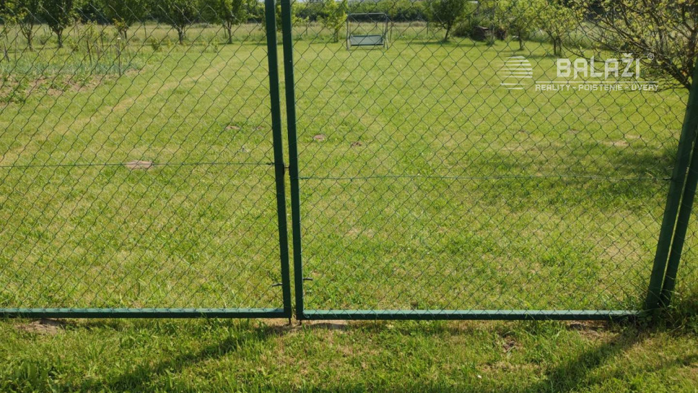 LIPOVEC - Rekreačný pozemok záhrada 890m2 vhodné aj na mobilný dom