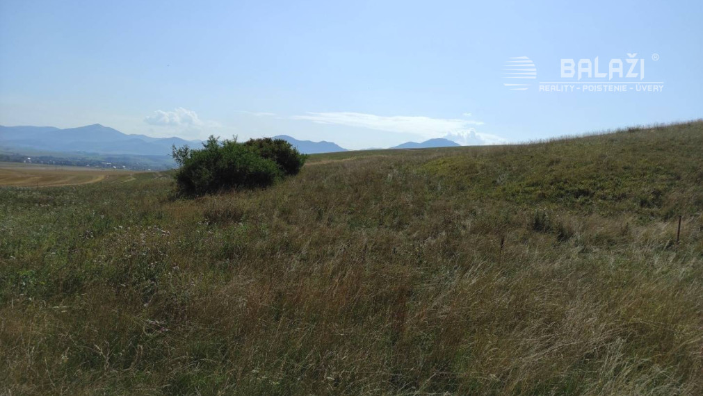VALČA pozemok s výmerou 5800 m2,  okr. Martin 