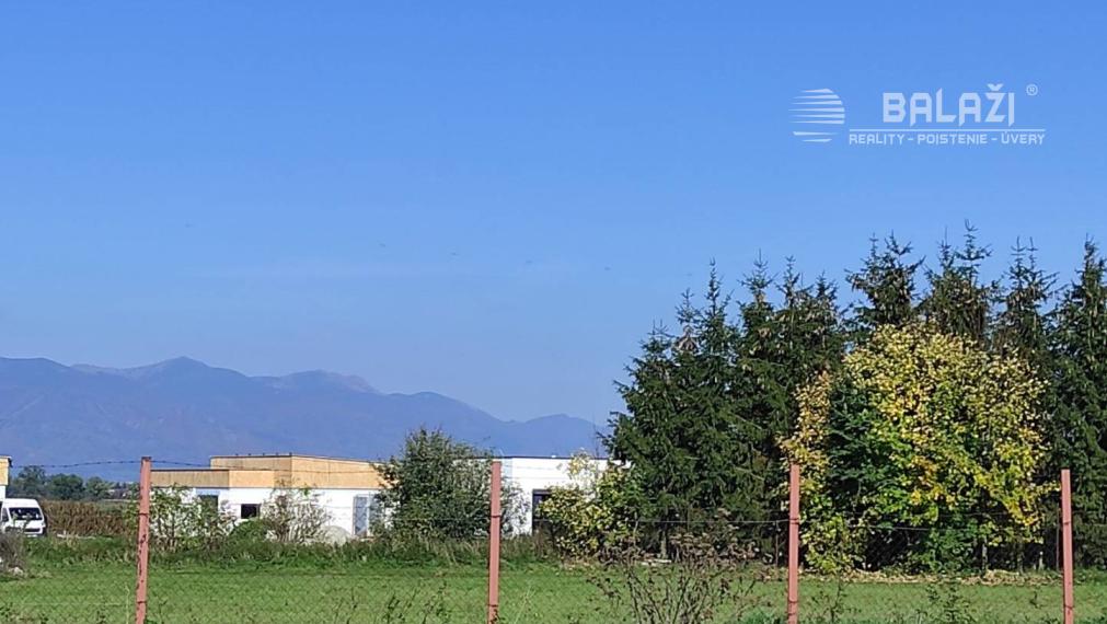 PRÍBOVCE - Stavebný pozemok v novej zástavbe 733m2 všetky siete,optika