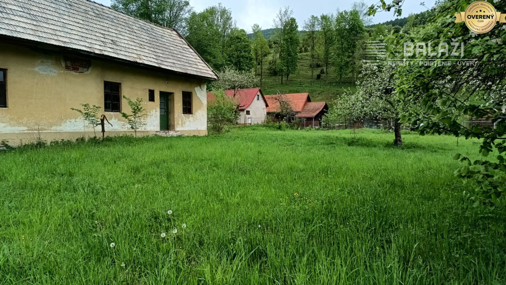 Vidiecky rodinný dom-chalupa s pozemkom 1050m2