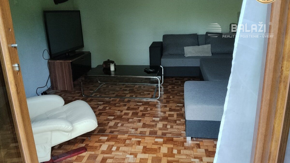Rodinný dom- chalupa  s pozemkom 562 m2 VRÍCKO okr. Martin