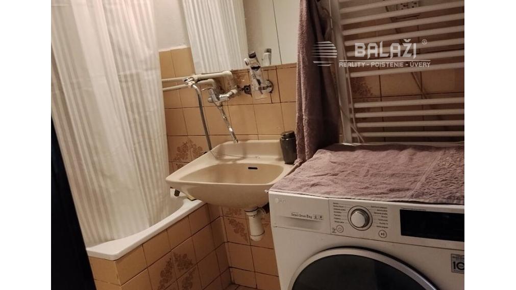 Rodinný dom- chalupa  s pozemkom 562 m2 VRÍCKO okr. Martin