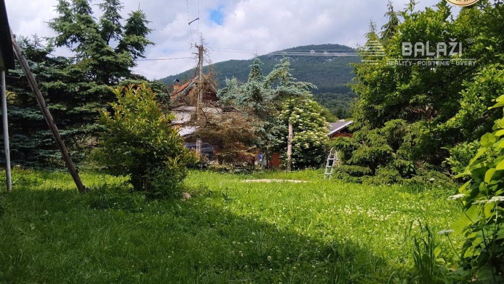 Rodinný dom- chalupa  s pozemkom 562 m2 VRÍCKO okr. Martin