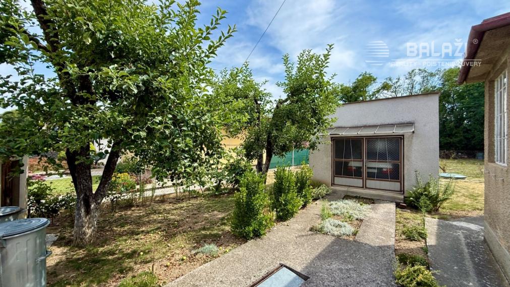 NA PREDAJ -  4 izbový rodinný dom URMINCE, okr. Topoľčany