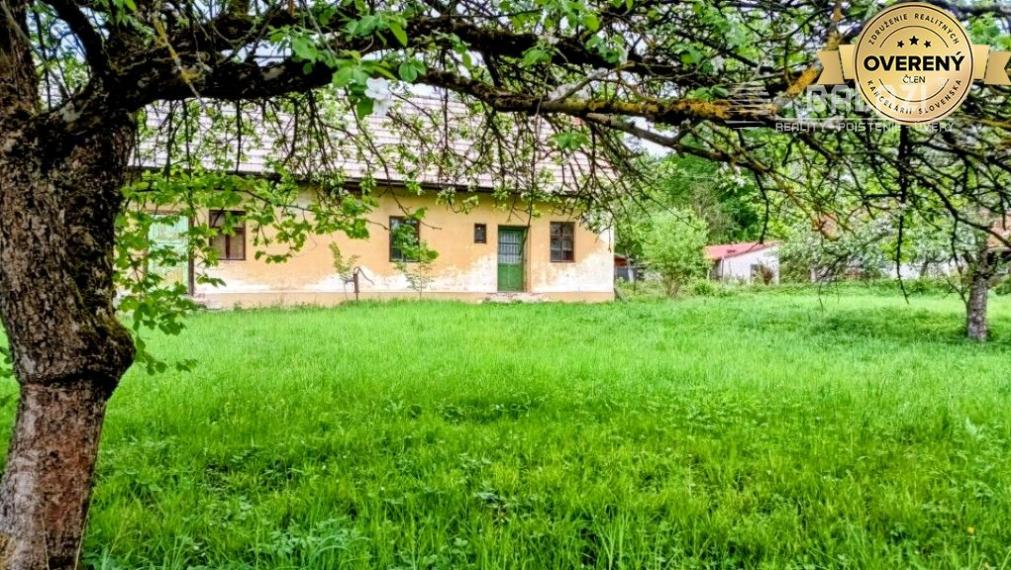 Vidiecky rodinný dom-chalupa, pozemok 1050m2