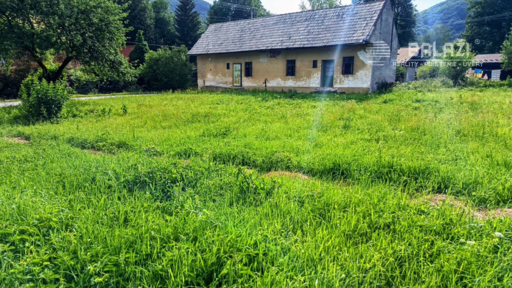 Vidiecky rodinný dom-chalupa s pozemkom 1050m2