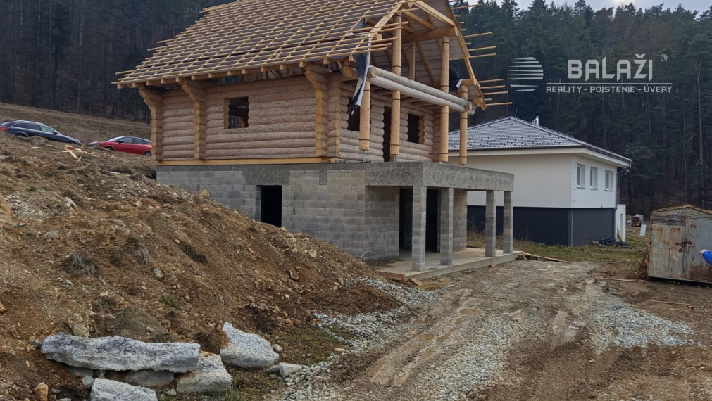NA PREDAJ - Necpaly - zrubový dom (hrubá stavba) k dokončeniu