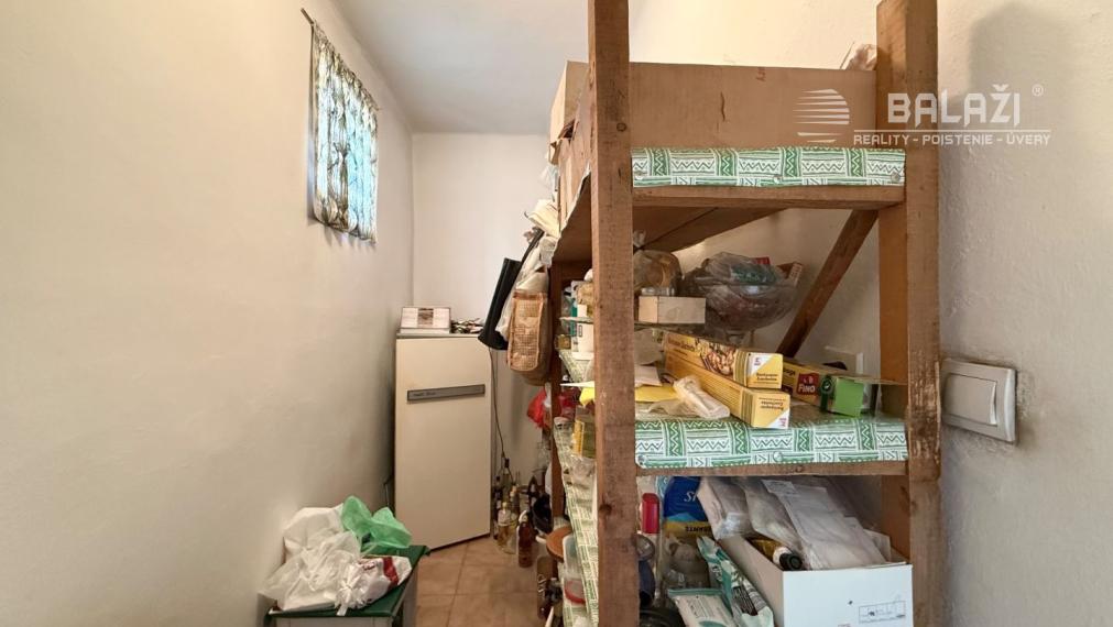 NA PREDAJ -  4 izbový rodinný dom URMINCE, okr. Topoľčany