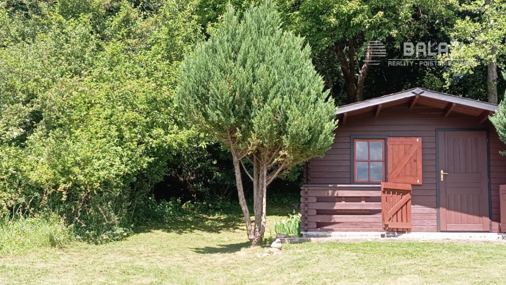 TURANY- rekreačná chata na pozemku 700m2