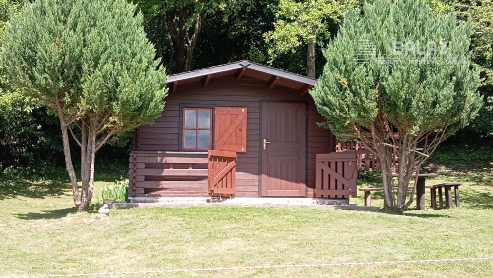 TURANY- rekreačná chata na pozemku 700m2