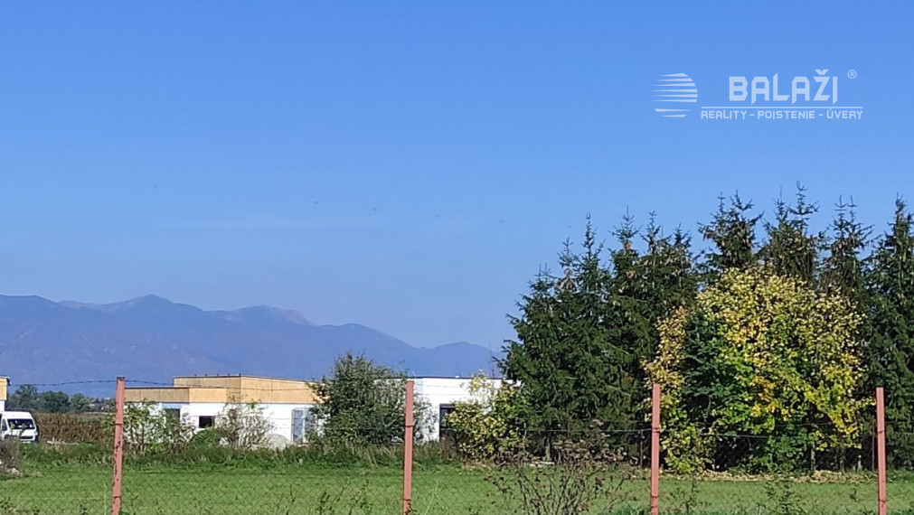 PRÍBOVCE - stavebný pozemok v novej zástavbe 733m2 všetky siete,optika