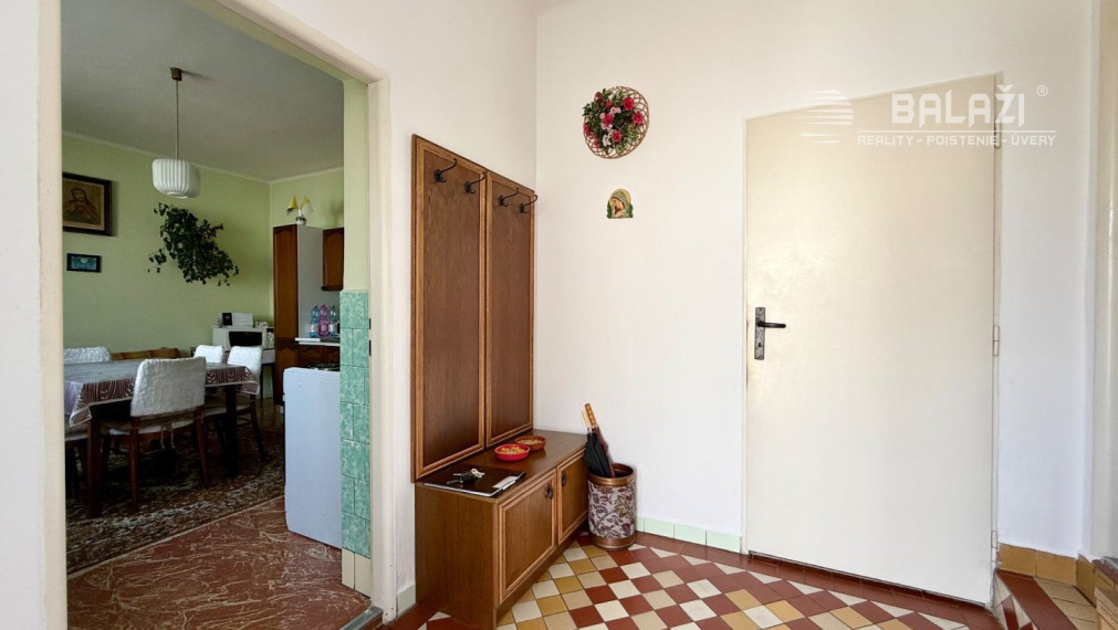 NA PREDAJ -  4 izbový rodinný dom URMINCE, okr. Topoľčany