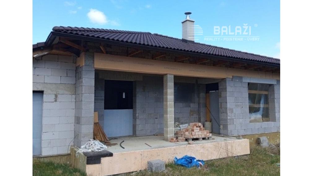 Príbovce -rodinný dom /Bungalov/ hrubá stavba