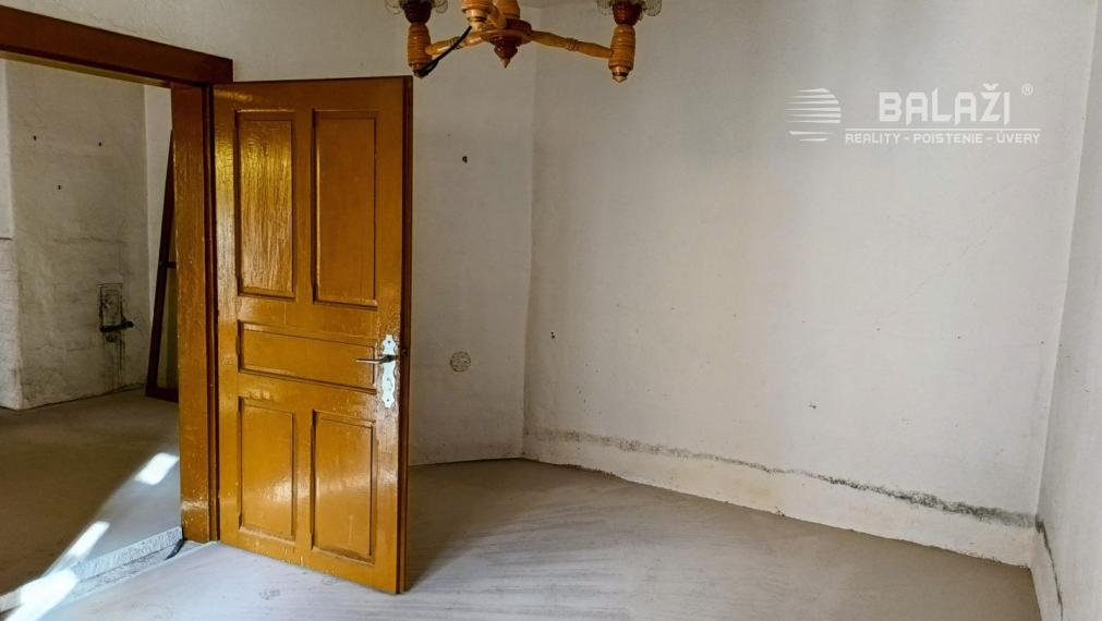 VRÍCKO okr.Martin- rodinný dom s pozemkom 876m2