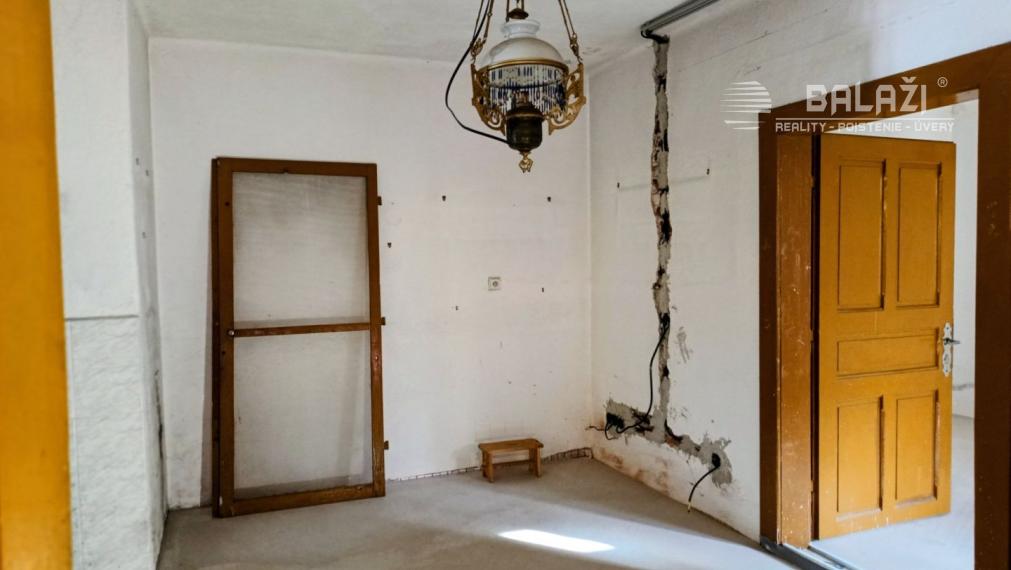VRÍCKO okr.Martin- rodinný dom s pozemkom 876m2