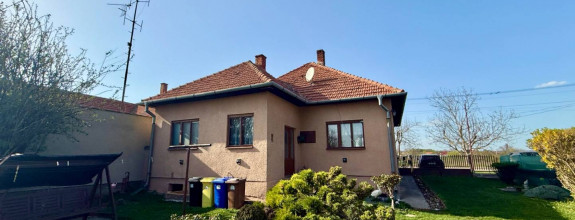 3 - izbový rodinný dom BELINCE, okr. Topoľčany