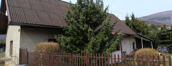 Rodinný dom- chalupa  s pozemkom 562 m2 VRÍCKO okr. Martin