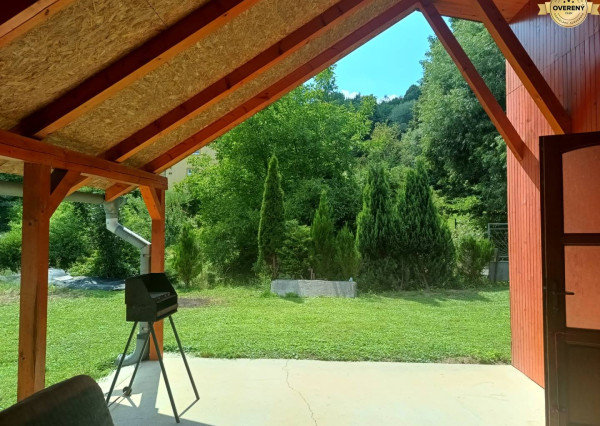 Chata s terasou a garážou TUŽINA, okr. Prievidza