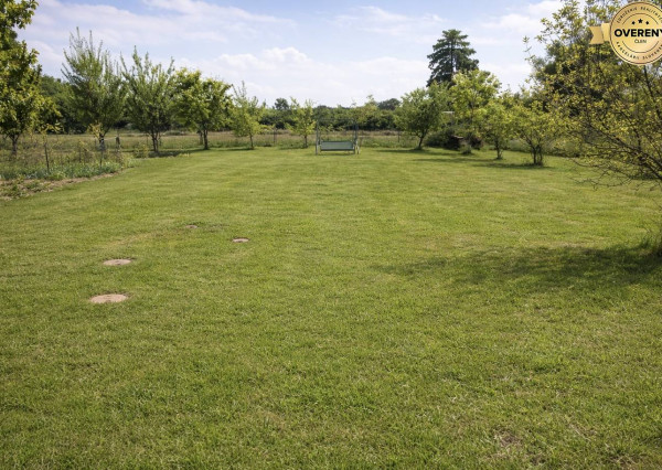 LIPOVEC - Rekreačný pozemok záhrada 890m2 vhodné aj na mobilný dom