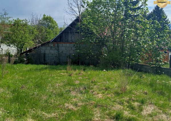 SUČANY-HRABINY stavebný pozemok  460 m2 - pri potoku
